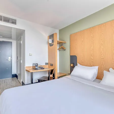 Отель Bordeaux Centre 3*